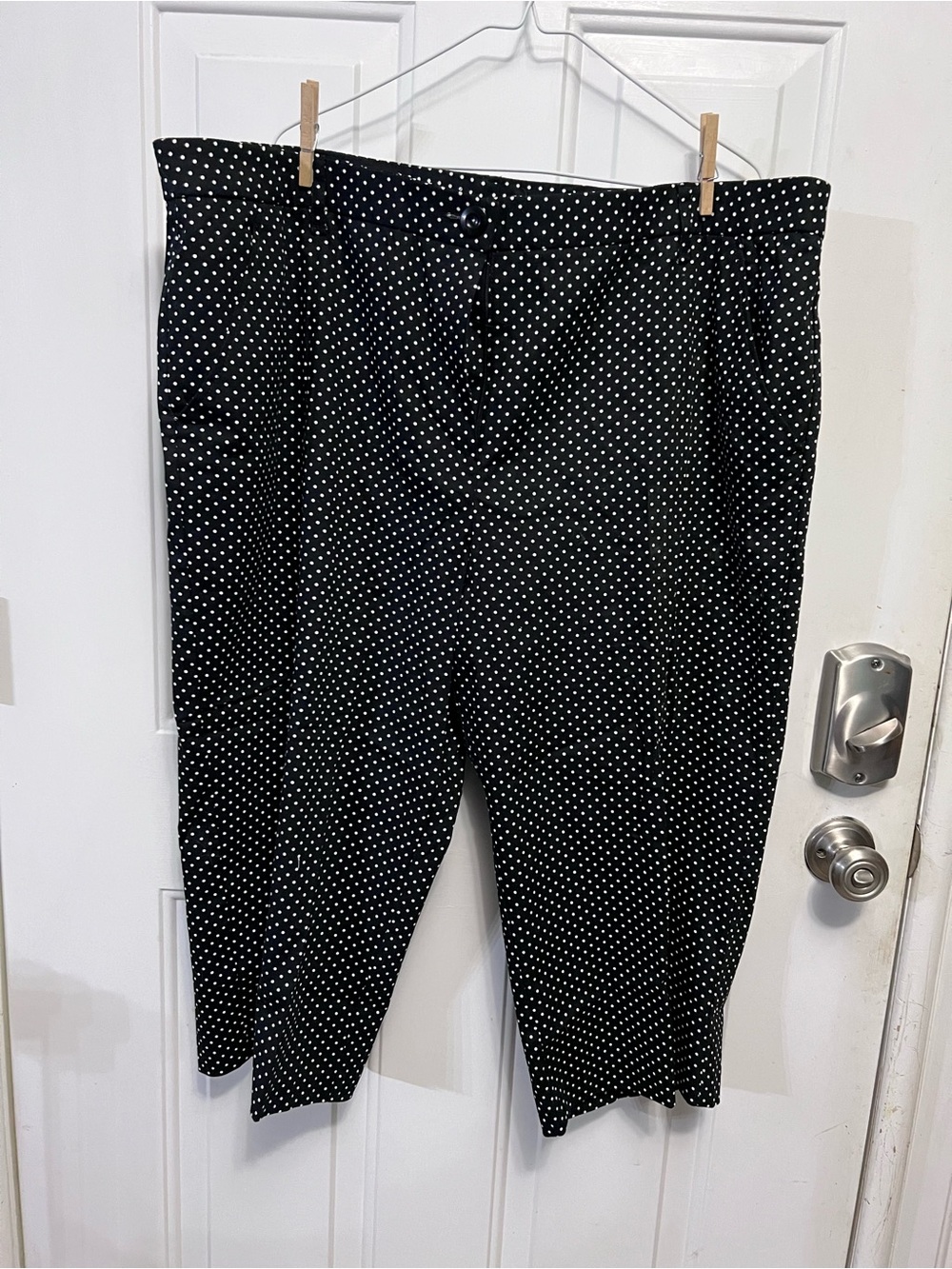 New Directions Women’s 24W Polka Dot Capri Pants Black White Cotton Stretch